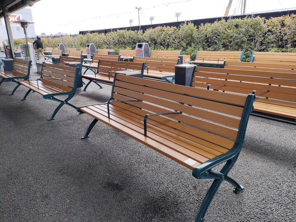 サテライト船橋様にリサイクルベンチSB1を追加納入させていただきました。