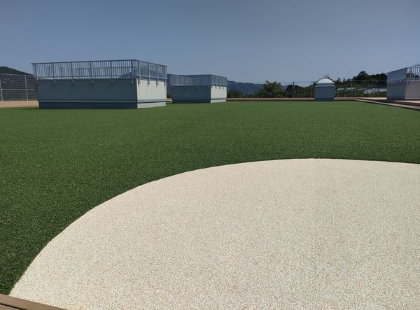 野呂山学園様に人工芝DP-40Mとクッションクールを納めさせていただきました。