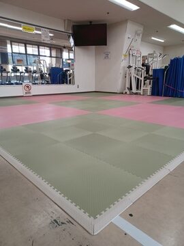 名古屋市枇杷島スポーツセンター様にクッションマットを納めさせて頂きました。