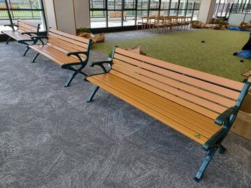 岐阜聖徳学園大学羽島キャンパス様にリサイクルベンチRB1-LWを納品させて頂きました。