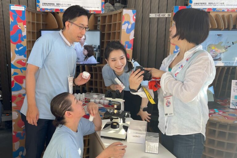 朝日新聞「カンサイのカイシャ　ここがオモロイ！」のコーナーにコスメディ製薬の記事が掲載されました。