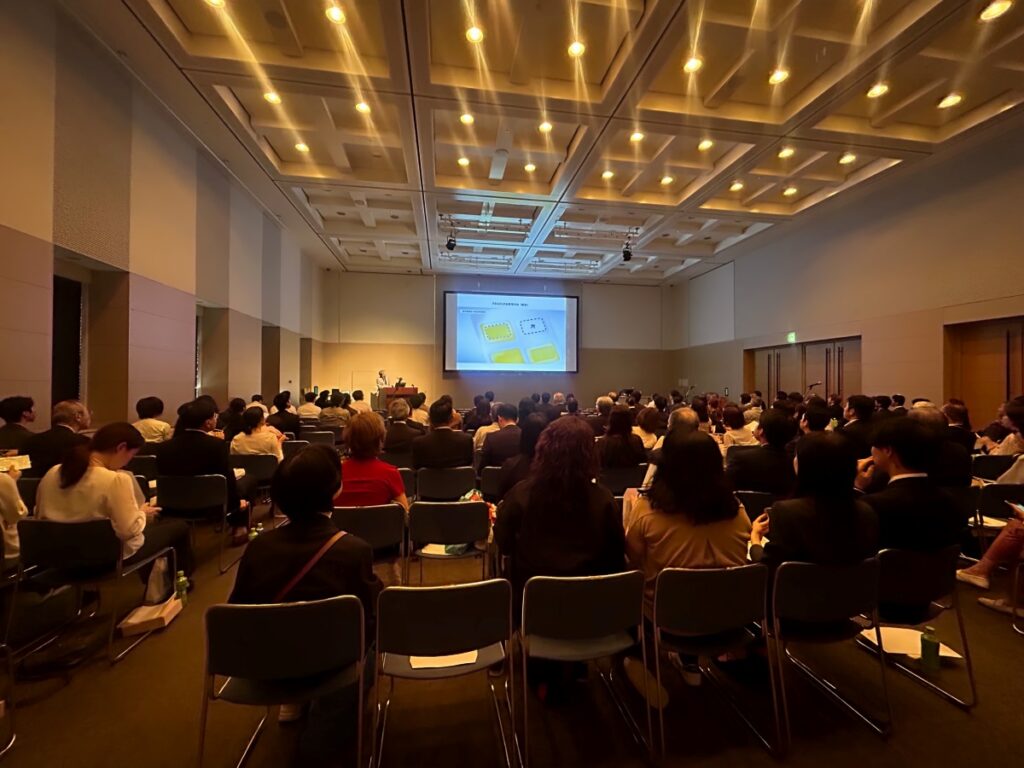 「第53回日本歯科麻酔学会総会・学術集会」で『アネスパッチ』の歯科臨床への応用について学術発表を行いました。