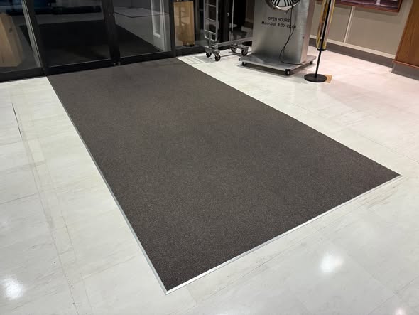 ゆみ～る鎌取ショッピングセンター様にコーラルクラシックタイルを納めさせていただきました。