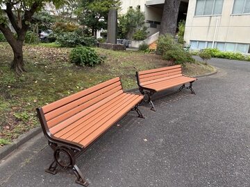 神奈川歯科大学様にリサイクルベンチRB-6を納品させて頂きました。