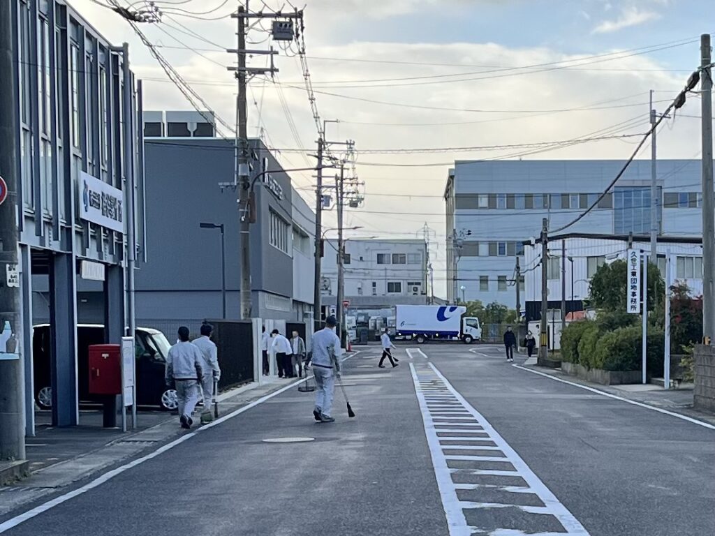 12/5　団地内一斉清掃を実施しました