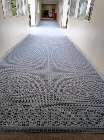 愛知県刈谷南中学校様にスーパーチェッカーを納めさせていただきました。