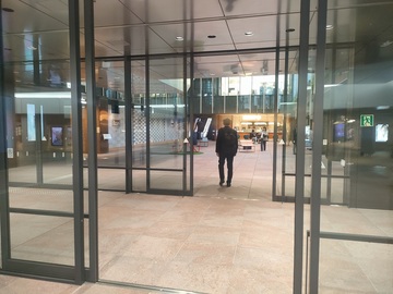 大阪淀屋橋ステーションワン様へiha製品を試験設置させて頂きました（3/2-3/8）